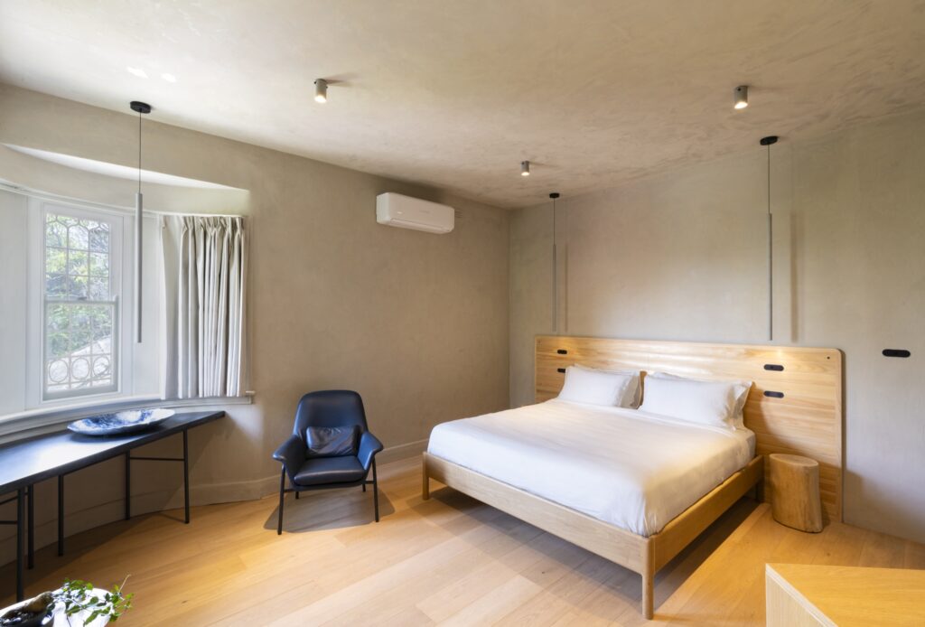 solo bliss king bed suite room beach house alternative st kilda in the brick spa hotel