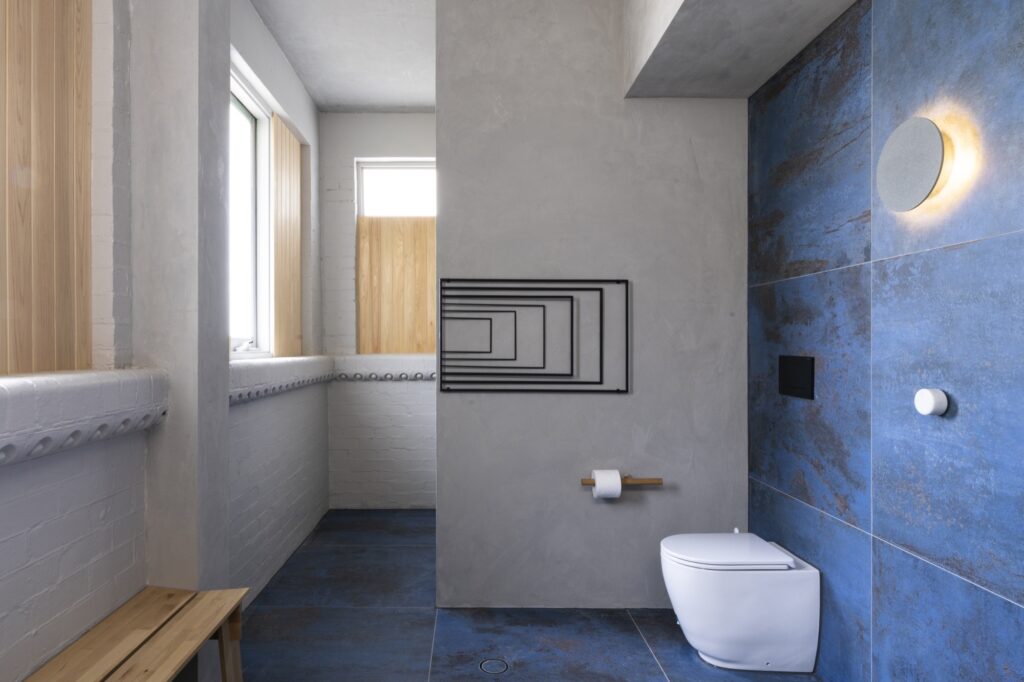 solo bliss king bed suite room beach house alternative st kilda in the brick spa hotel shower